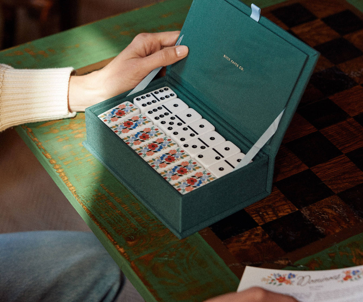 Strawberry Fields Dominoes Set