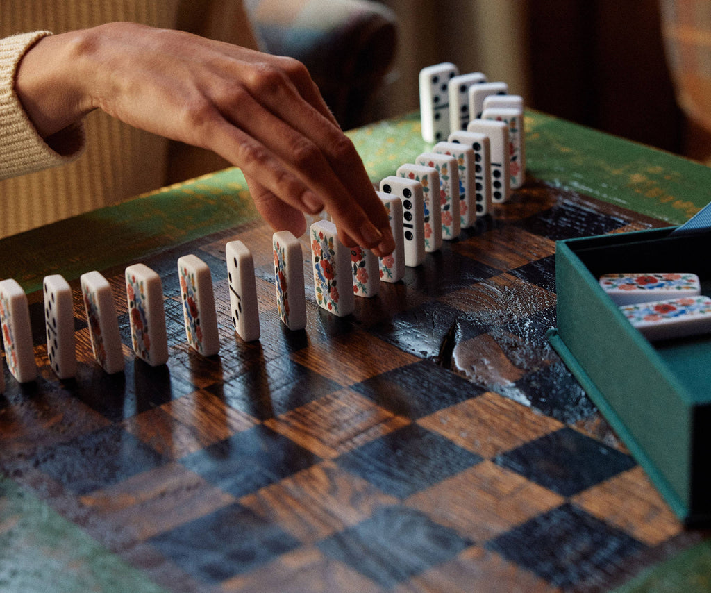 Strawberry Fields Dominoes Set